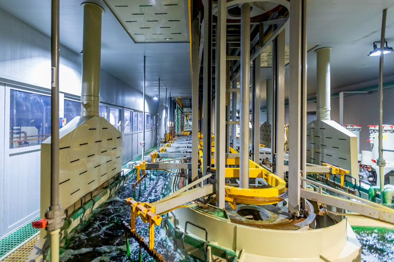 攝圖網_501171671_電鍍工廠車間02.jpg 攝圖網_501171671_電鍍工廠車間02.jpg